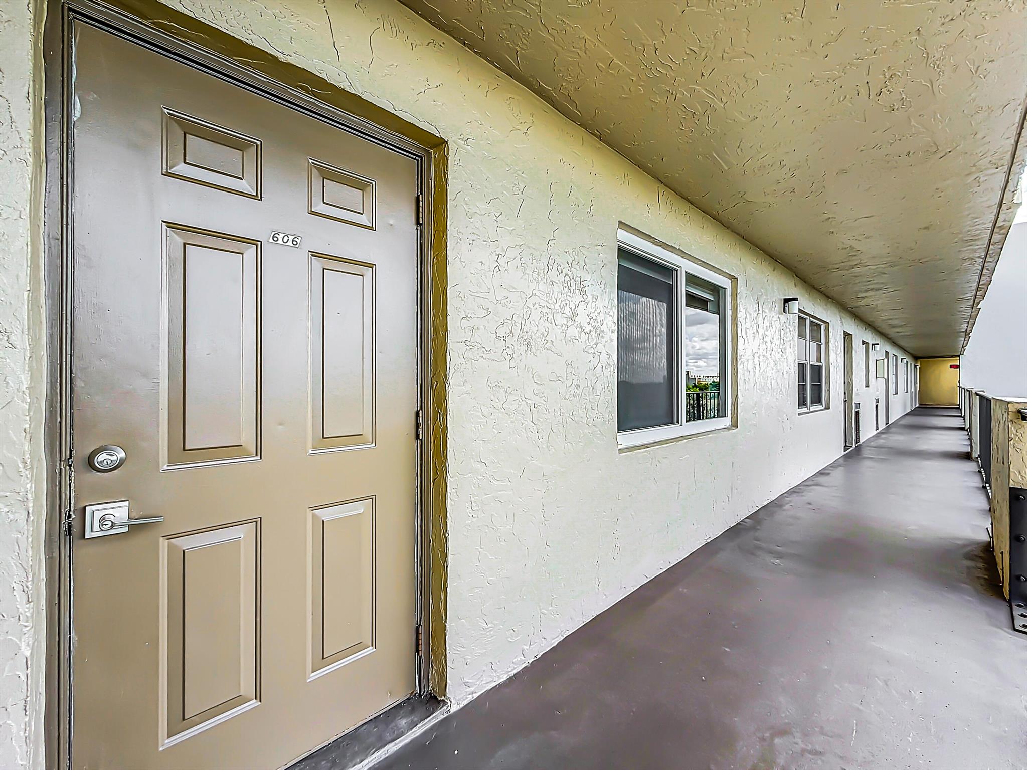 ROLLING HILLS GOLF AND TE - Residential Lease