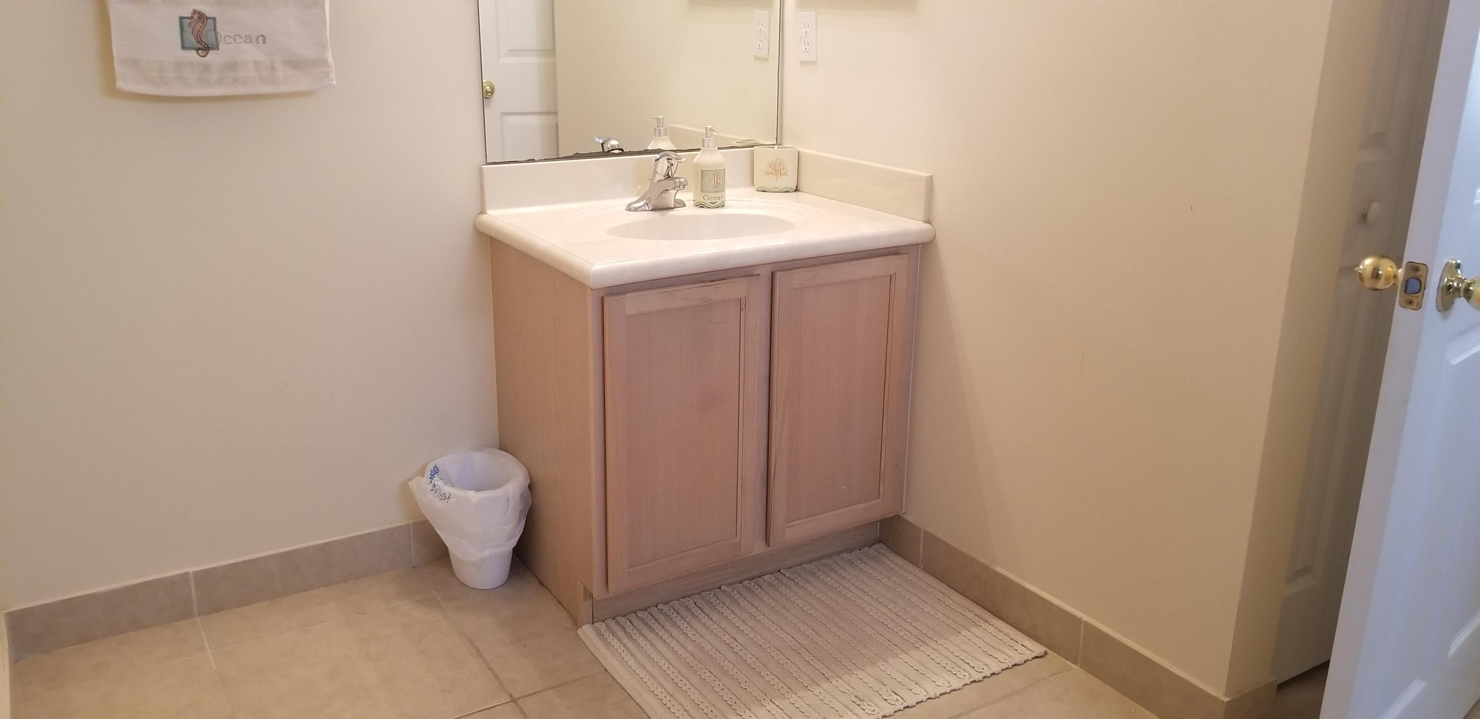 FIRST REPLAT OF PORTOFINO ISLES - Residential Lease