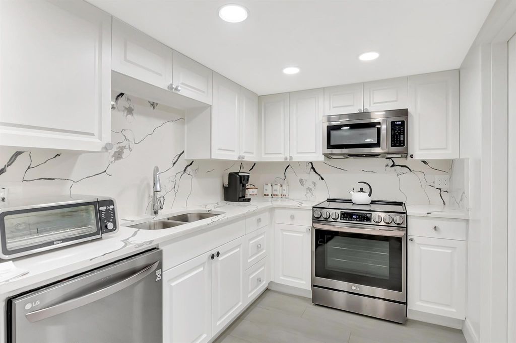 Photo of 6845 Willow Wood Drive #3023, Boca Raton, FL 33434 (MLS # R11074694)