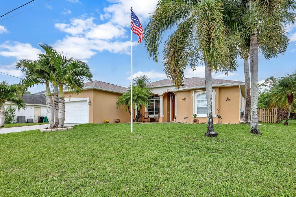 Photo of 6011 NW Baynard Drive, Port Saint Lucie, FL 34986 (MLS # R10996182)