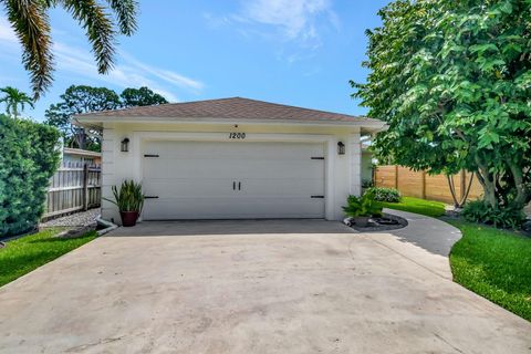 Single Family Residence in Boynton Beach FL 1200 7th Court 1.jpg