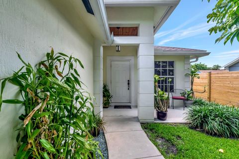 Single Family Residence in Boynton Beach FL 1200 7th Court 3.jpg