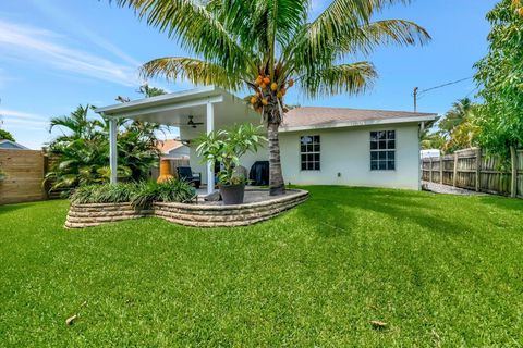 Single Family Residence in Boynton Beach FL 1200 7th Court 31.jpg