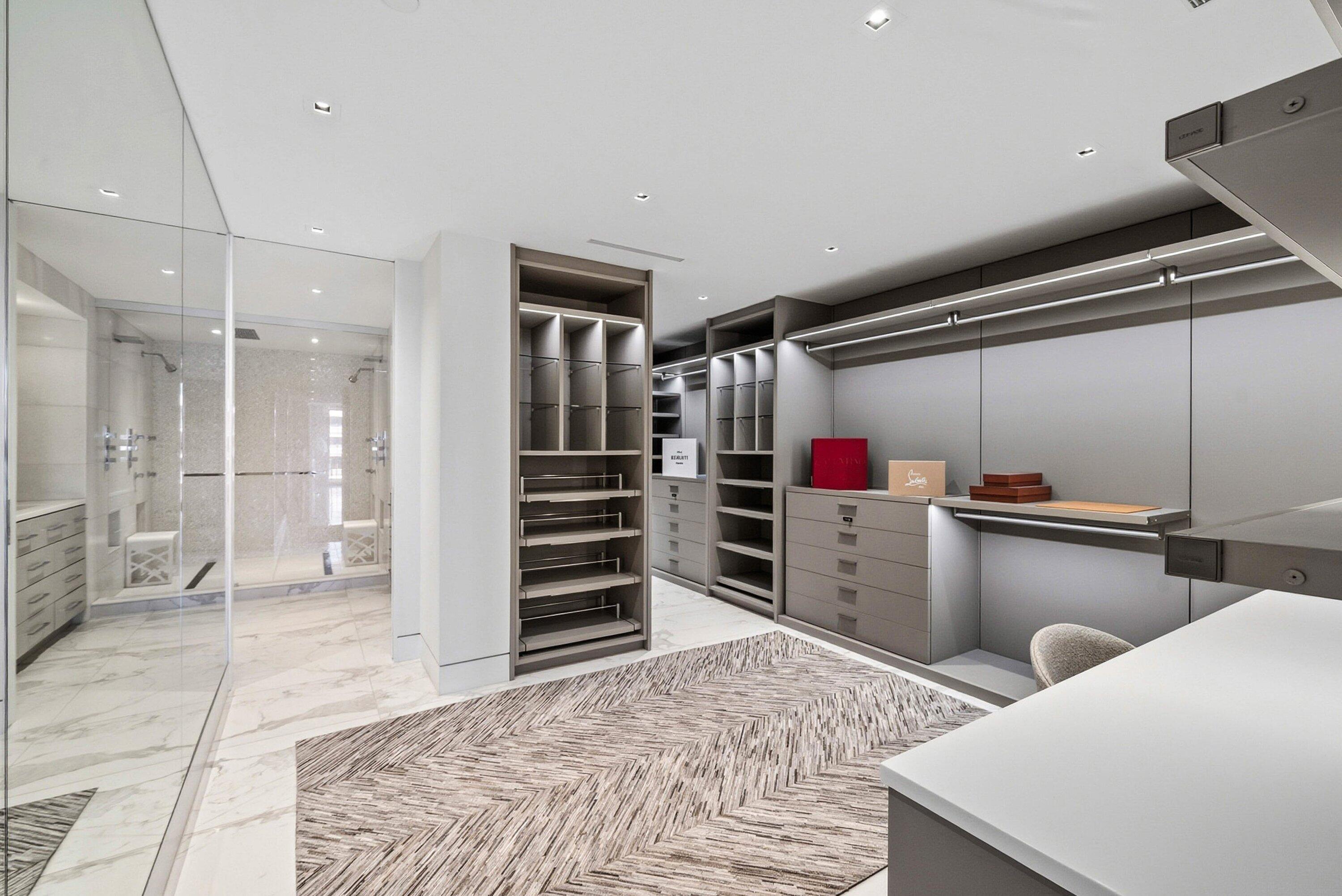 TWENTY ONE HUNDRED CONDO - Residential