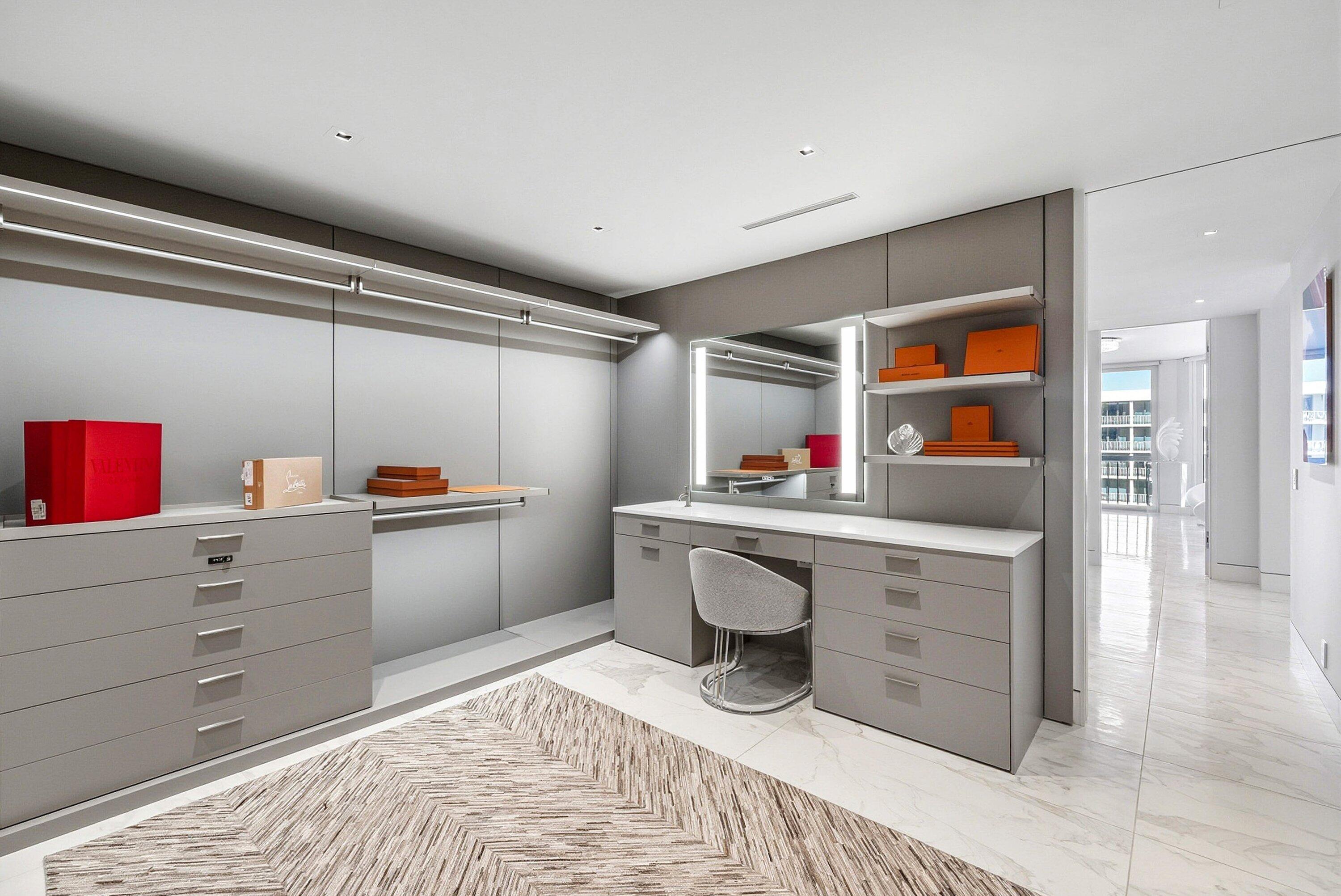 TWENTY ONE HUNDRED CONDO - Residential