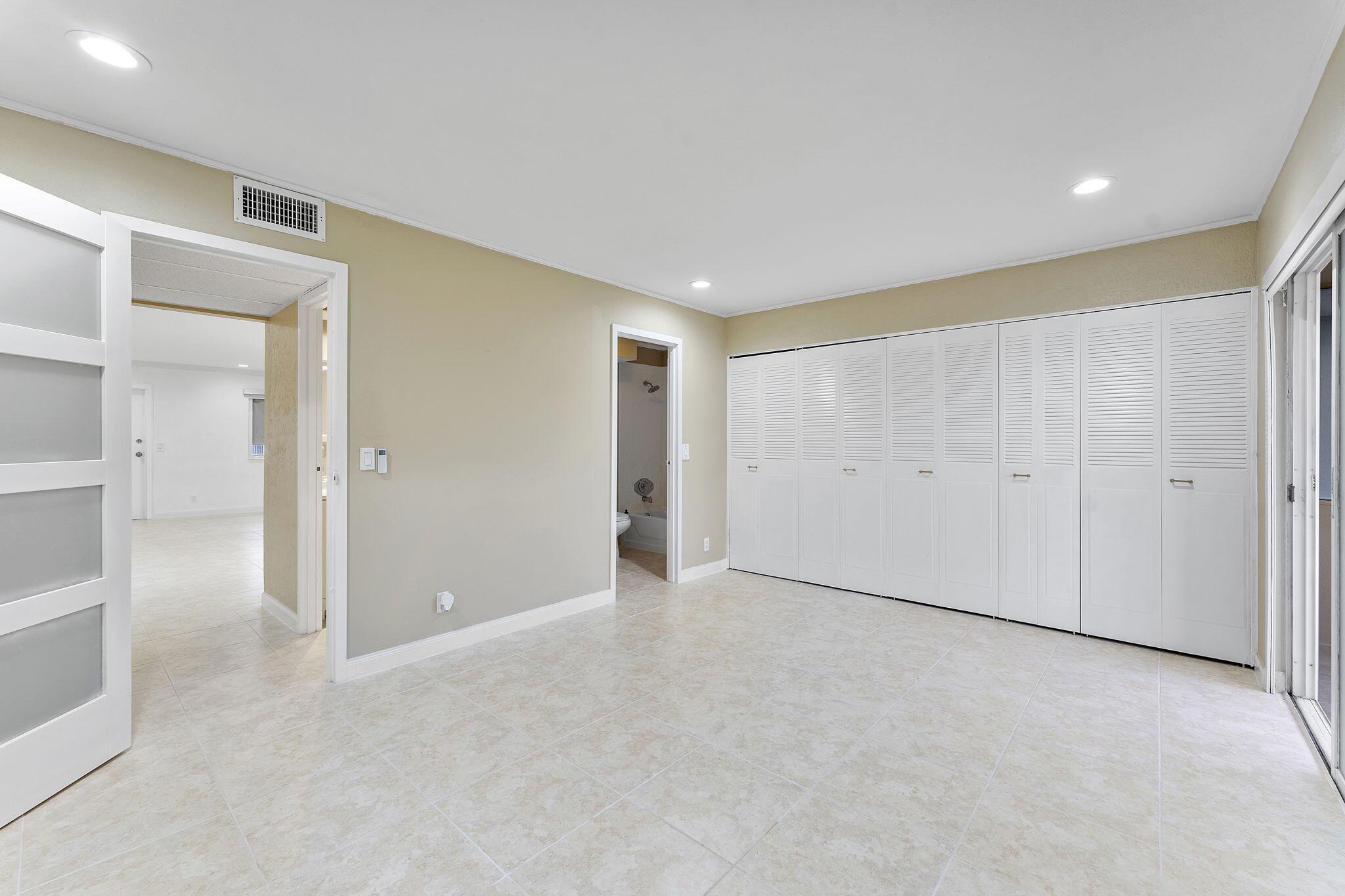 KINGS POINT BRITTANY COND - Residential