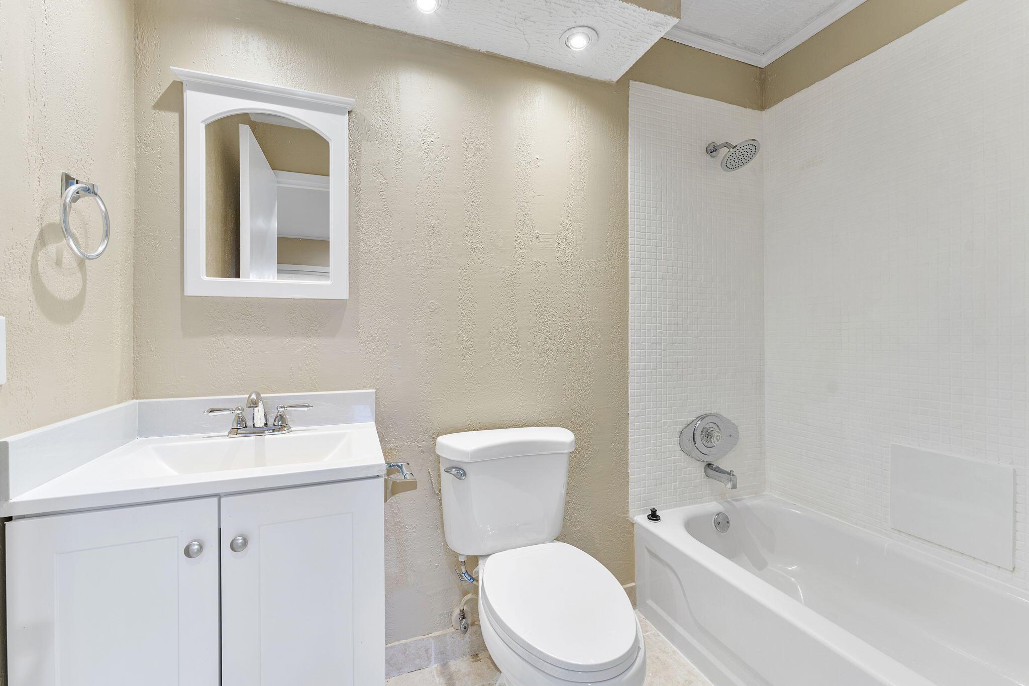 KINGS POINT BRITTANY COND - Residential