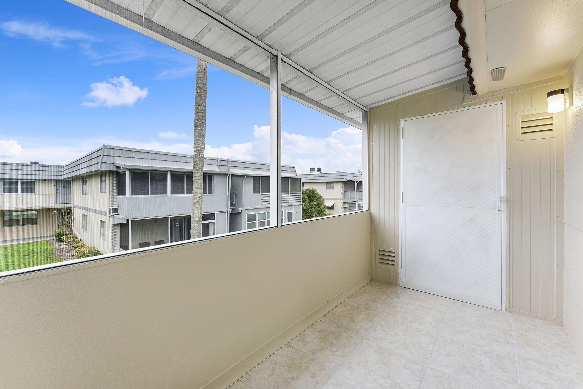 KINGS POINT BRITTANY COND - Residential