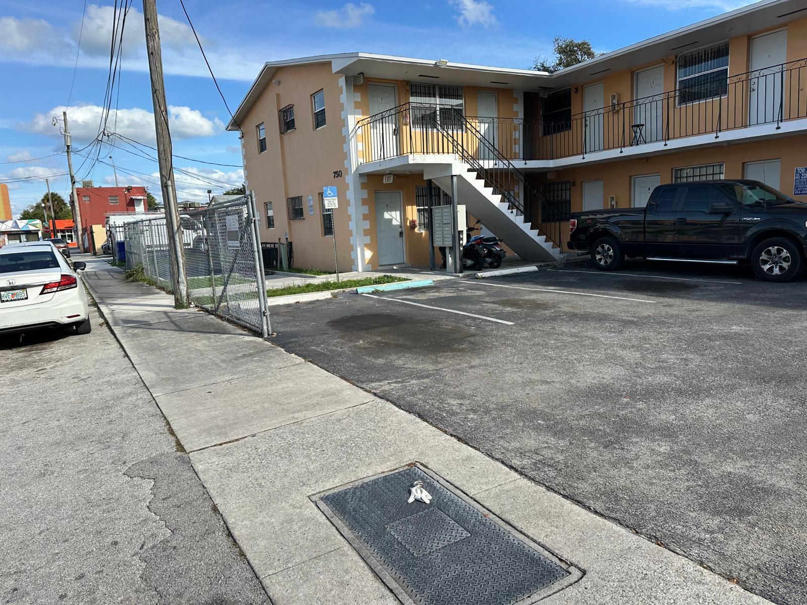 Great unit 1-bedroom, 1-bathroom apartment on second floor, located in the vibrant city of Miami, FL. This apartment features a new stove and refrigerator for all your cooking needs, freshly painted, as well as an onsite laundry facility for added convenience. Situated close to the highway, this apartment offers easy access to all that Miami has to offer. Don't miss out on this fantastic opportunity to make this apartment your new home!
Contact us today for quick approval.
Move in Ready!!!