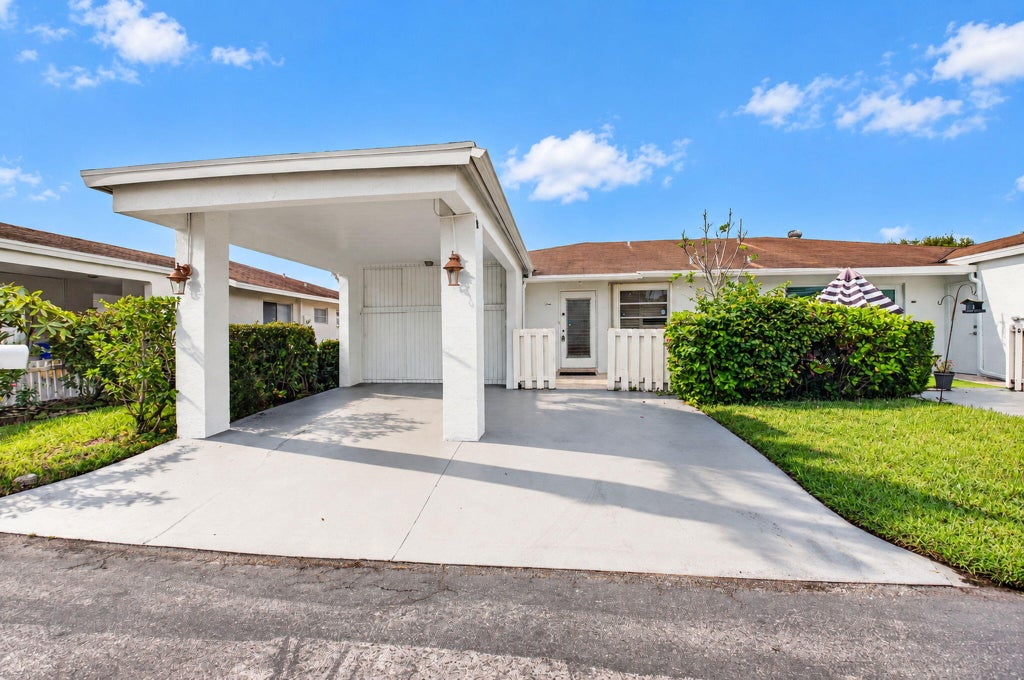 Photo of 6789 MOONLIT Drive, Delray Beach, FL 33446 (MLS # B26082836)