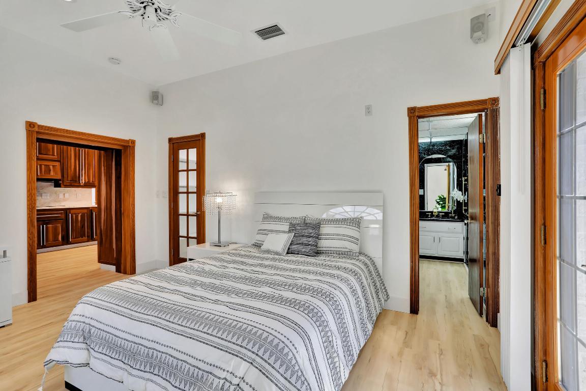 VENETIAN ISLES 2ND SEC - Residential