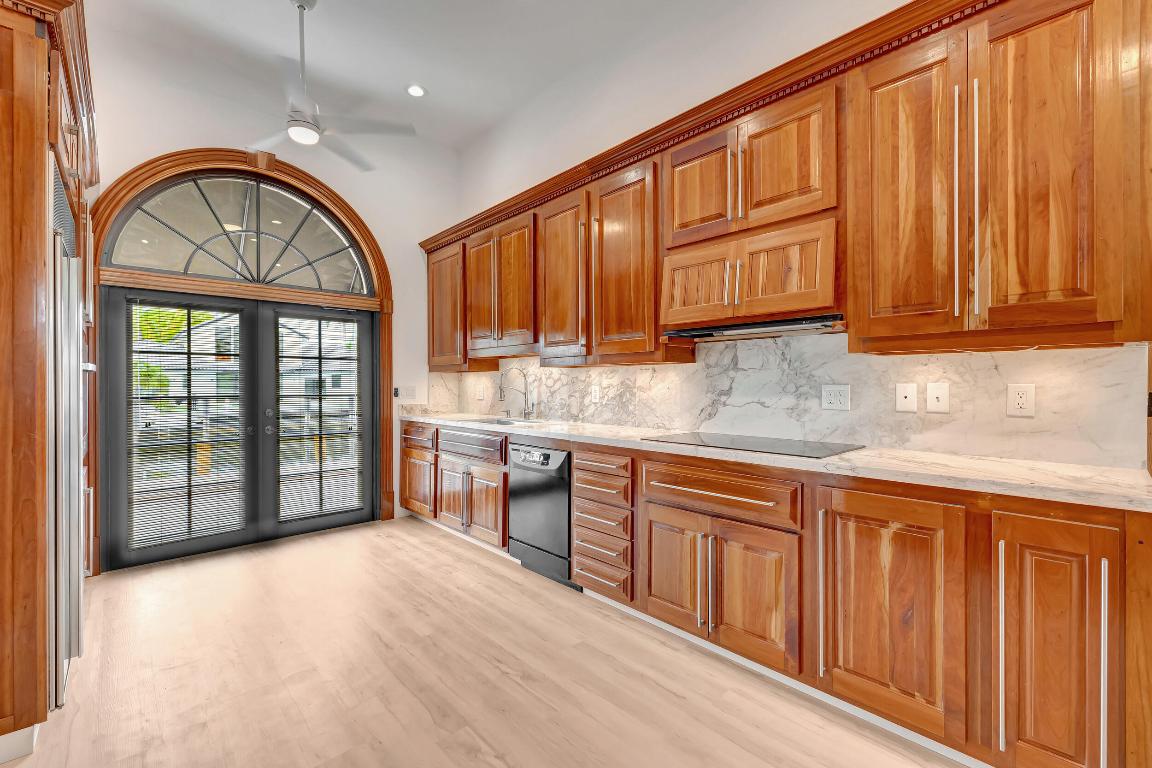 VENETIAN ISLES 2ND SEC - Residential