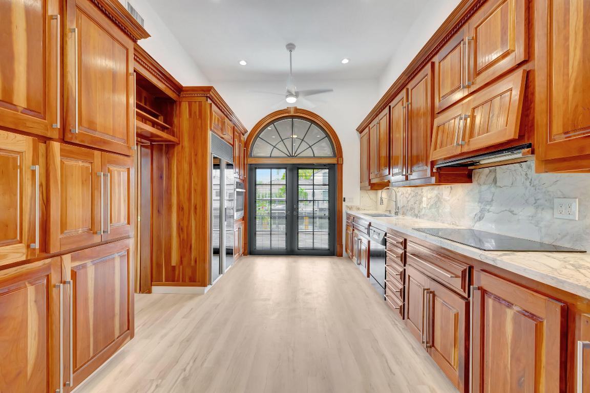 VENETIAN ISLES 2ND SEC - Residential