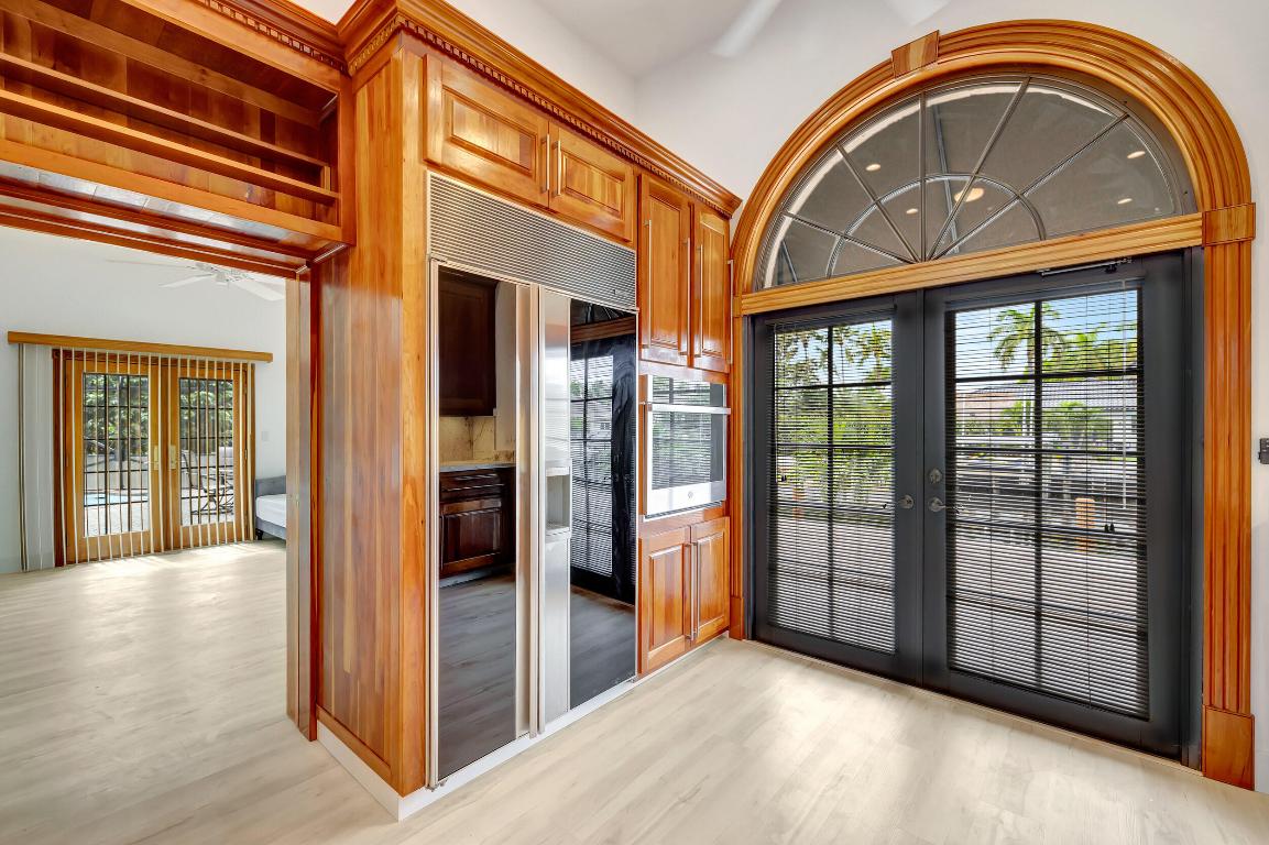 VENETIAN ISLES 2ND SEC - Residential