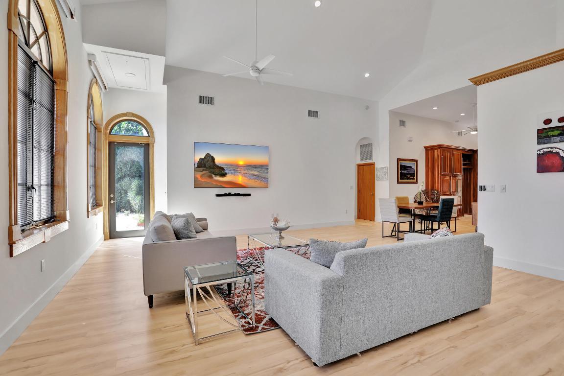 VENETIAN ISLES 2ND SEC - Residential