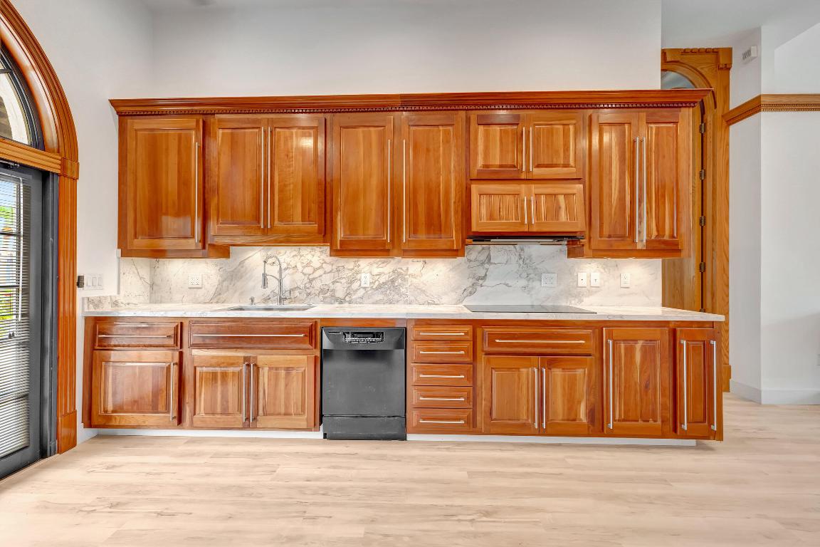 VENETIAN ISLES 2ND SEC - Residential