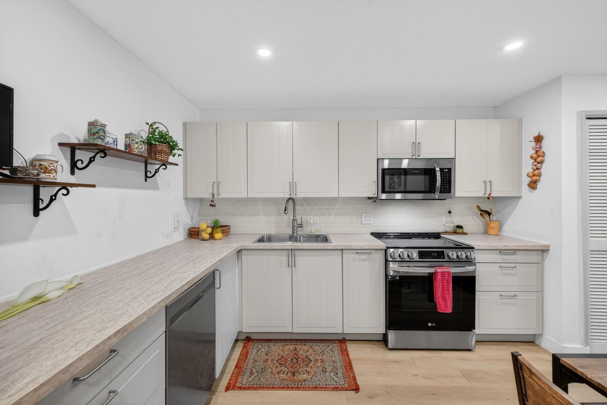 Country Club Fairways Con - Residential