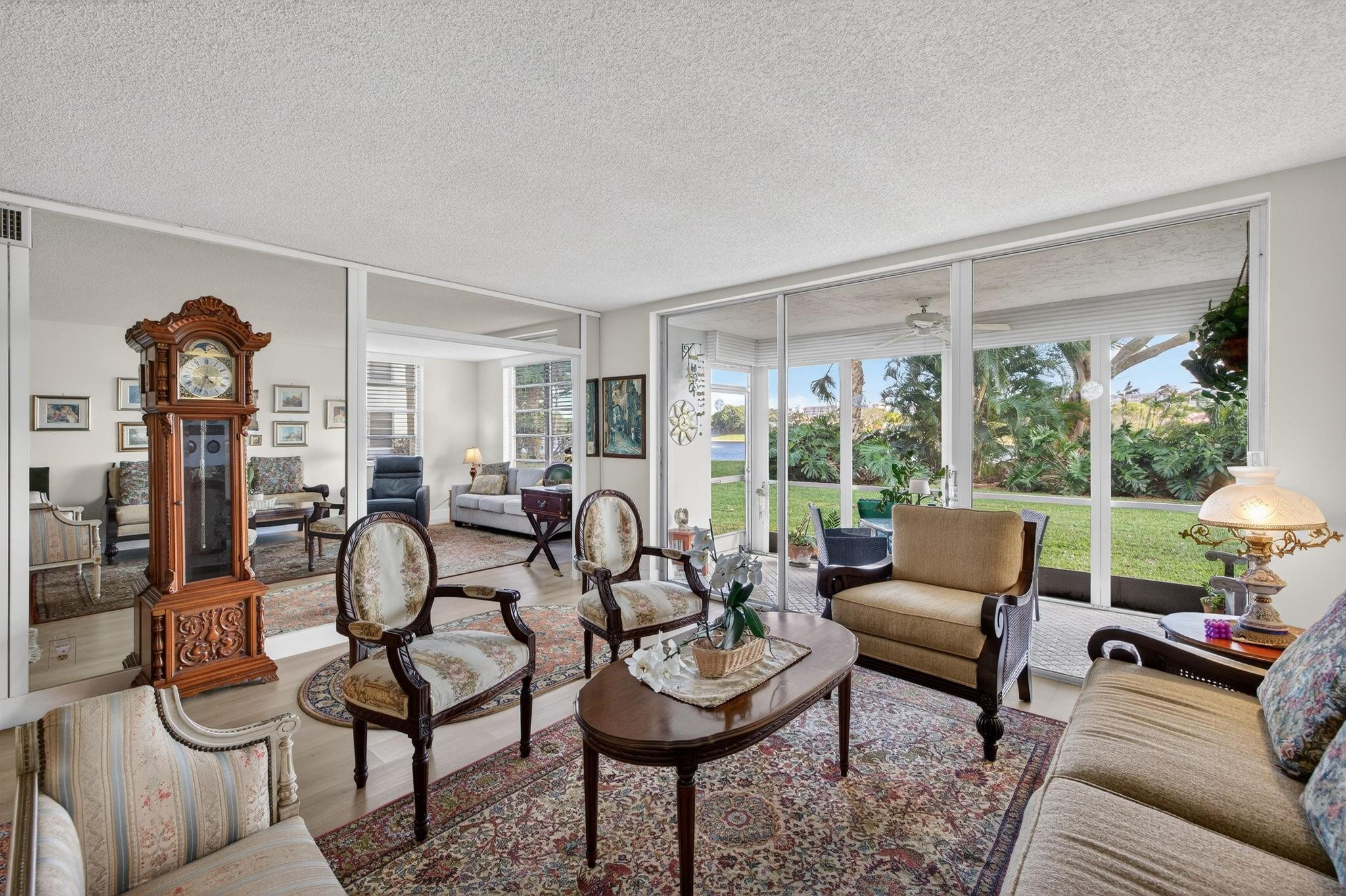 Country Club Fairways Con - Residential