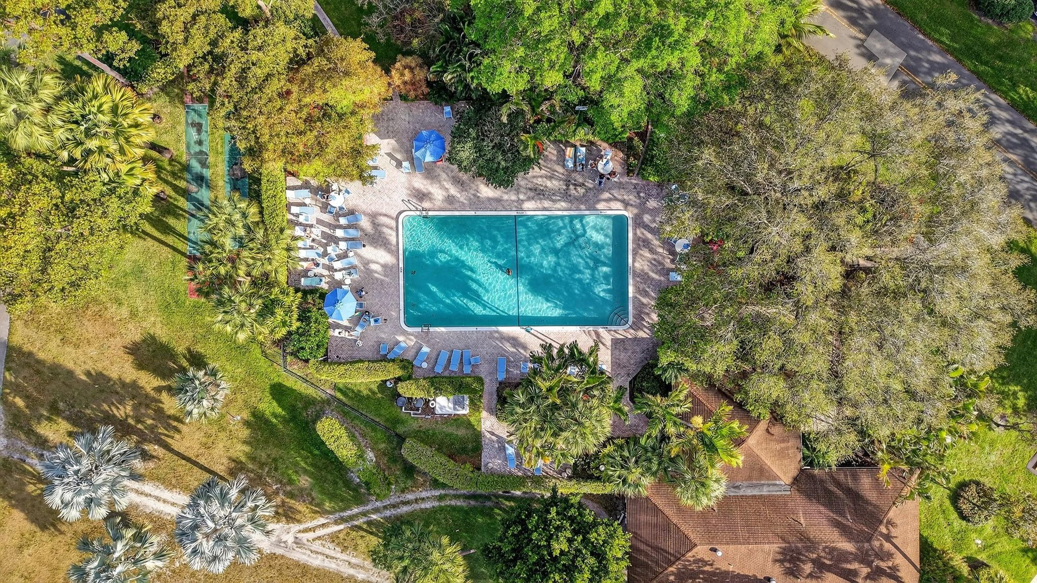 Country Club Fairways Con - Residential