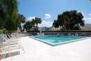 GREENS CAY OF JONATHANS LANDING - Residential Lease