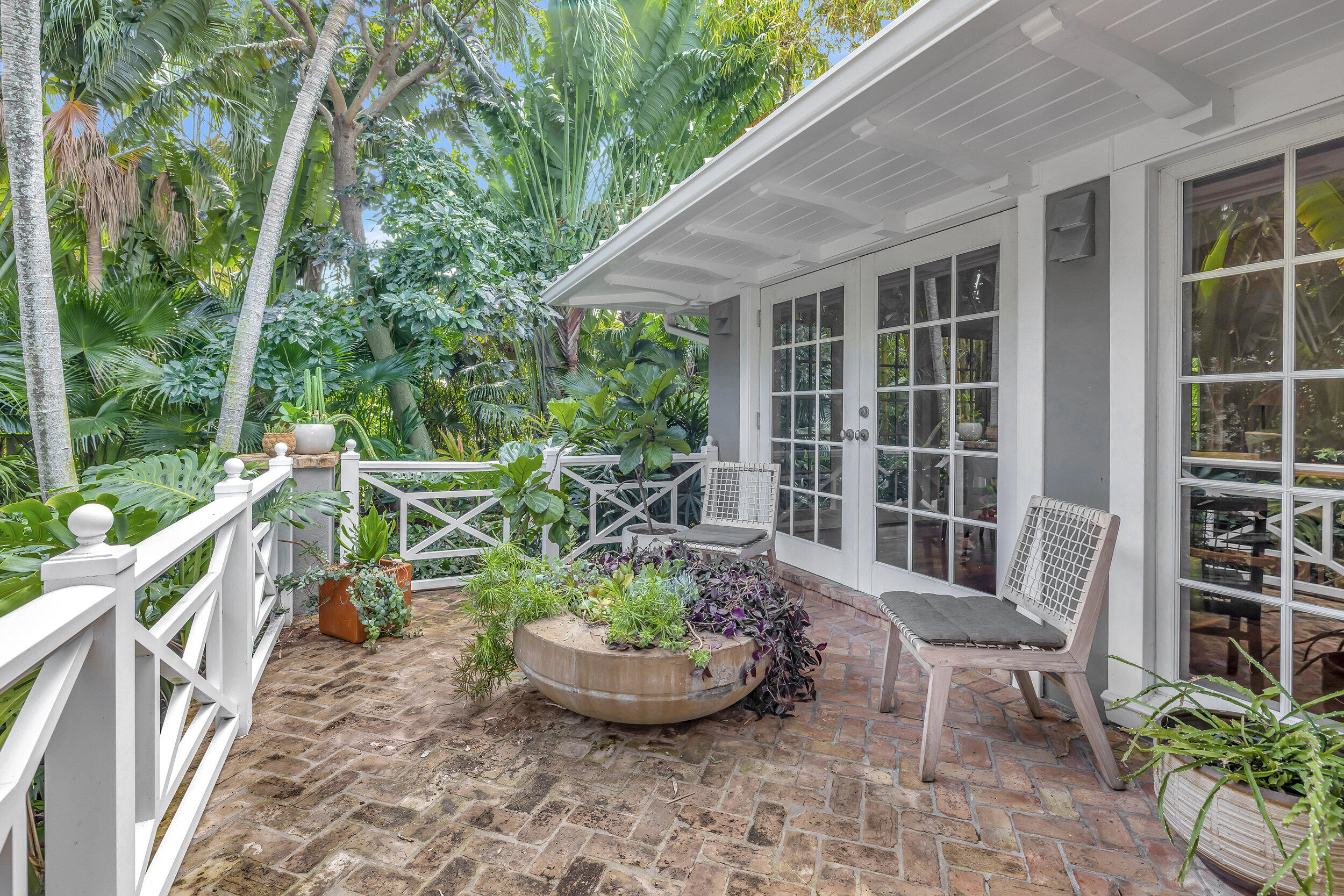 RUNNYMEDE - Residential