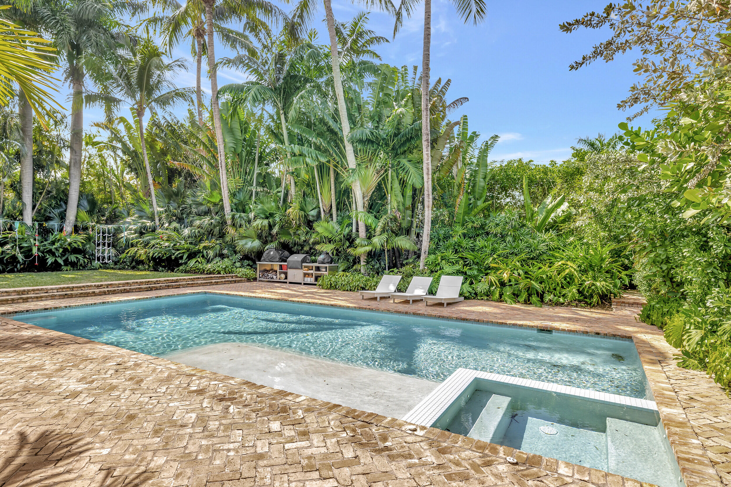 RUNNYMEDE - Residential