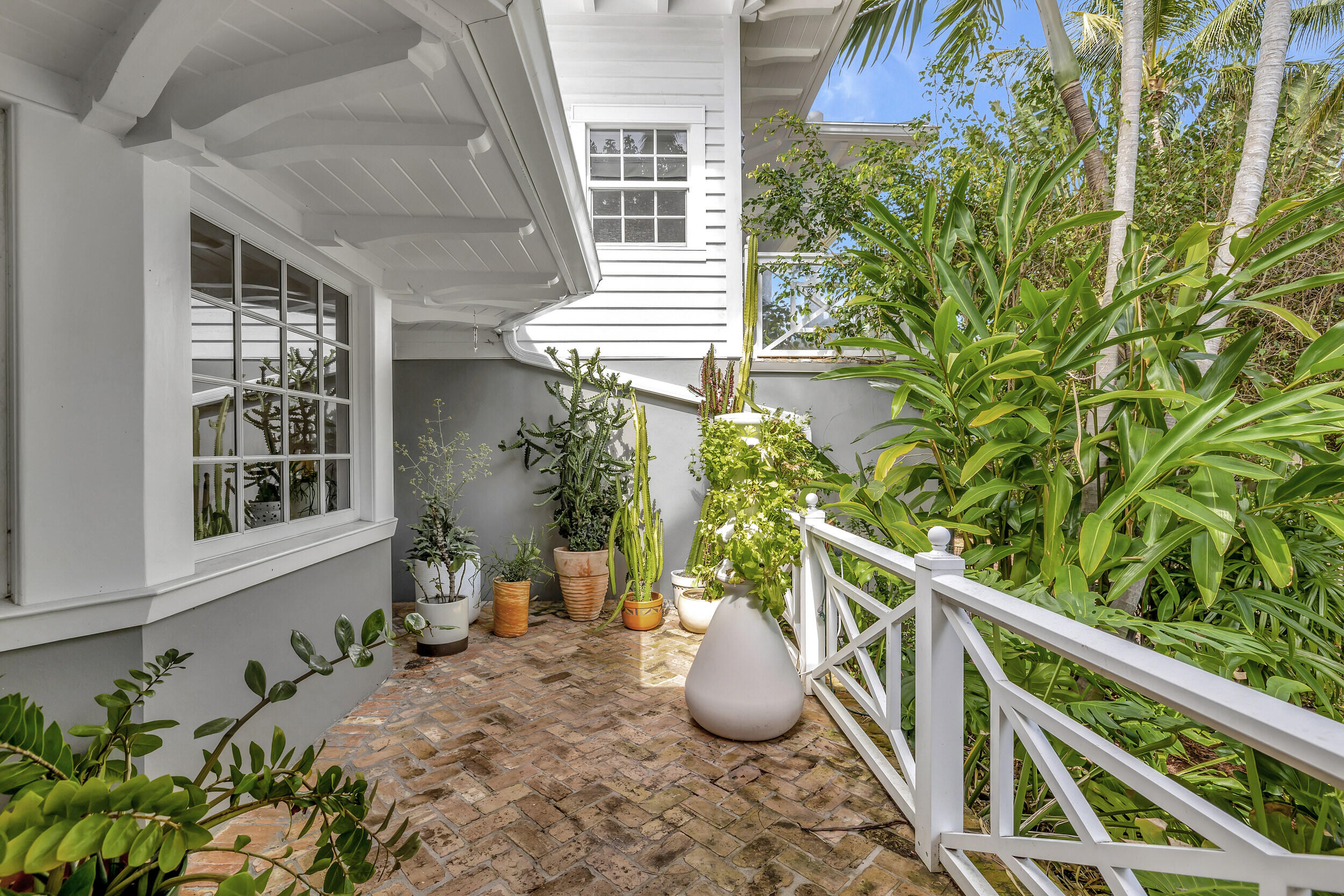 RUNNYMEDE - Residential