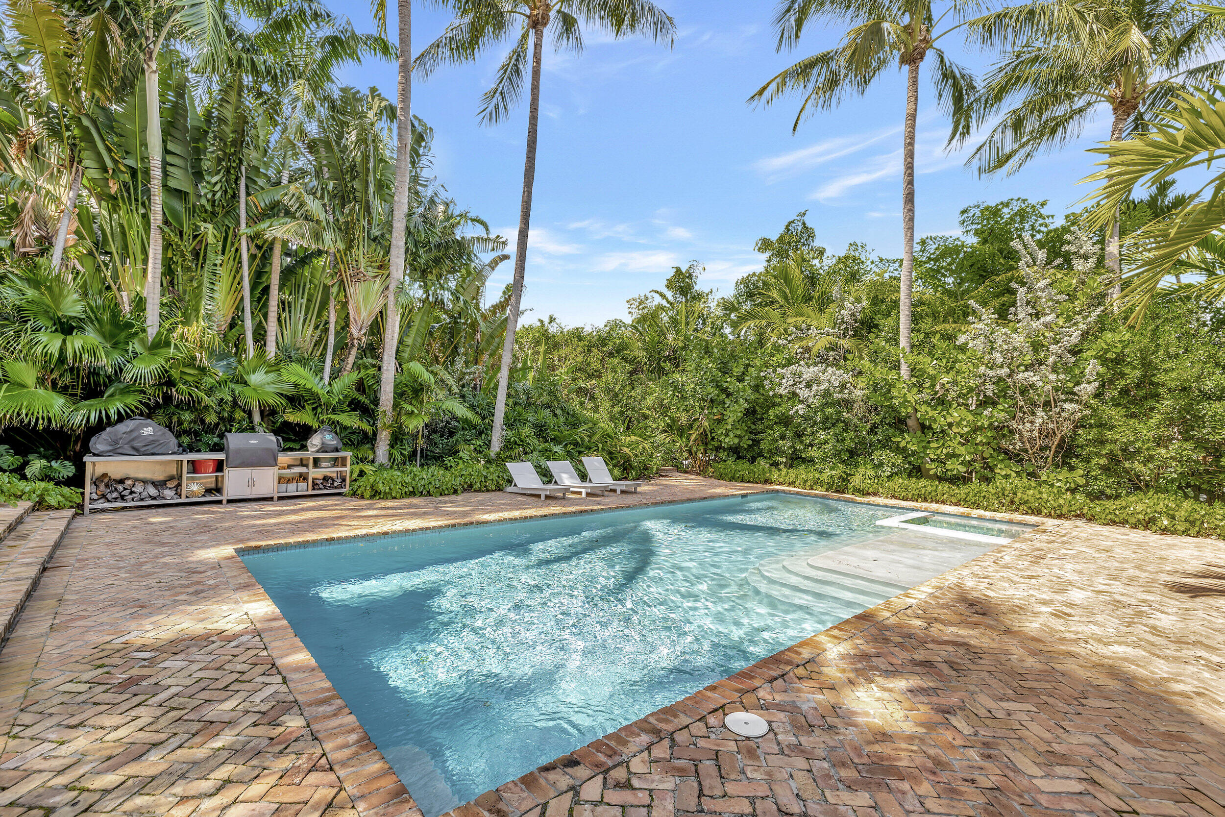 RUNNYMEDE - Residential