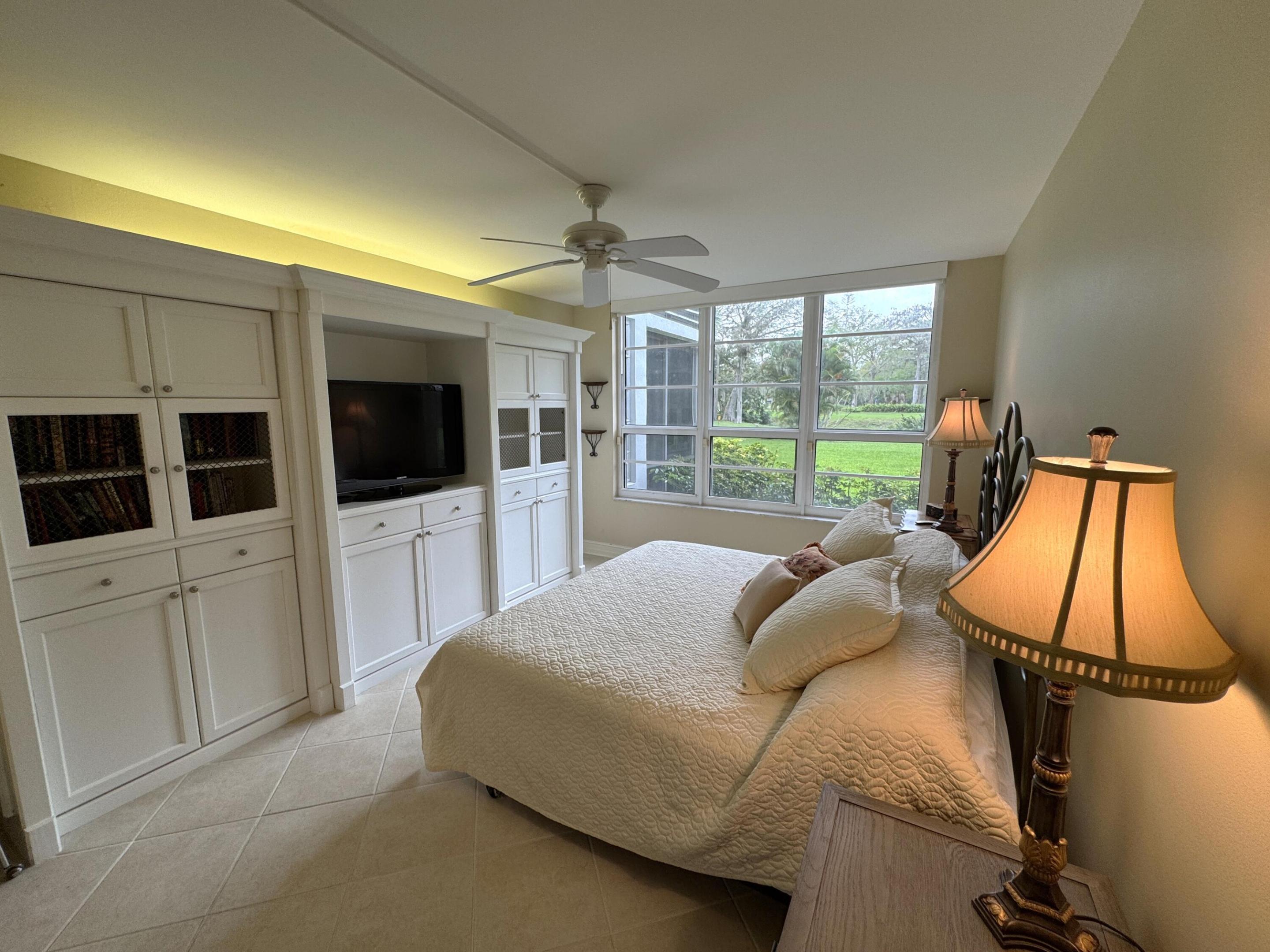 NO 105 PALM-AIRE COUNTRY CLUB - Residential