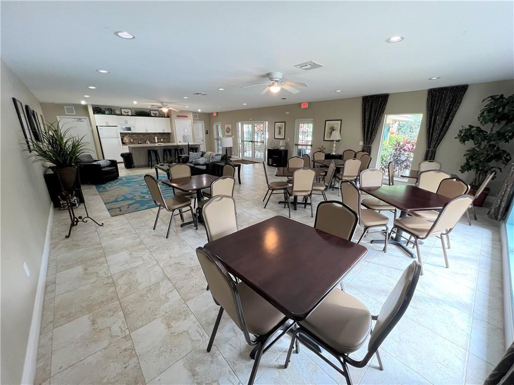 NO 105 PALM-AIRE COUNTRY CLUB - Residential