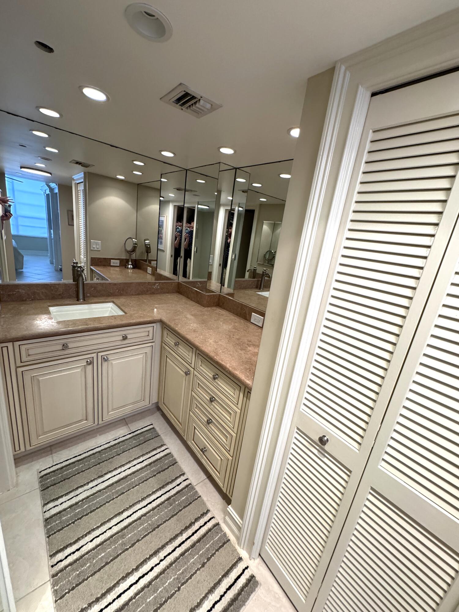 NO 105 PALM-AIRE COUNTRY CLUB - Residential