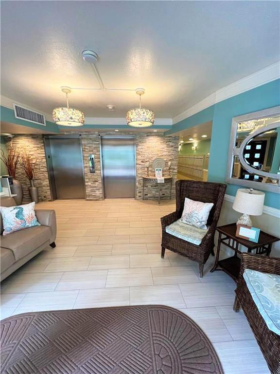 NO 105 PALM-AIRE COUNTRY CLUB - Residential