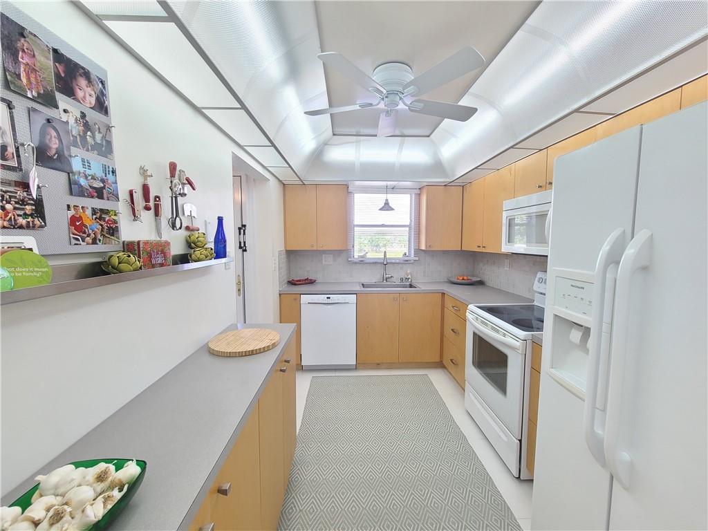 GREENS OF INVERRARY - Residential