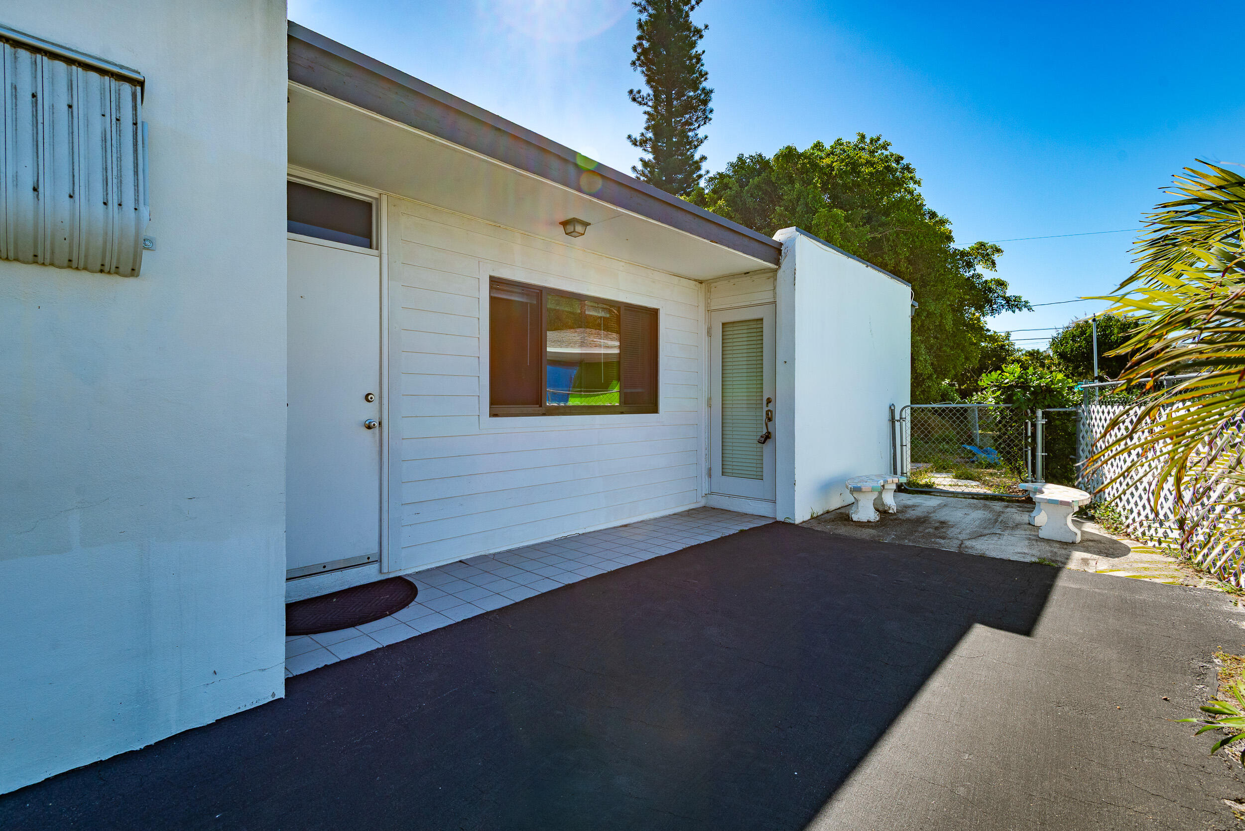 DELRAY MANORS - Residential