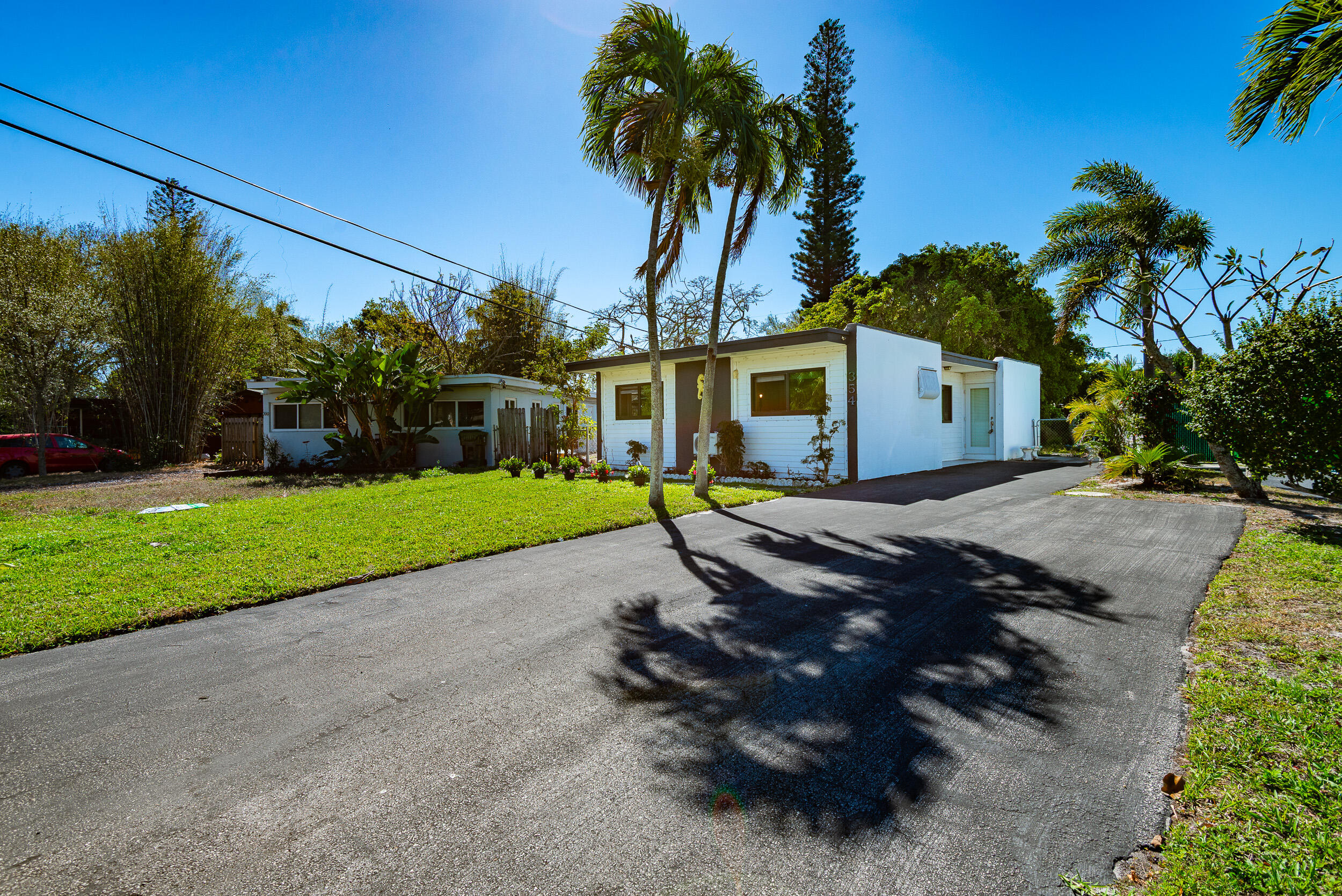 DELRAY MANORS - Residential