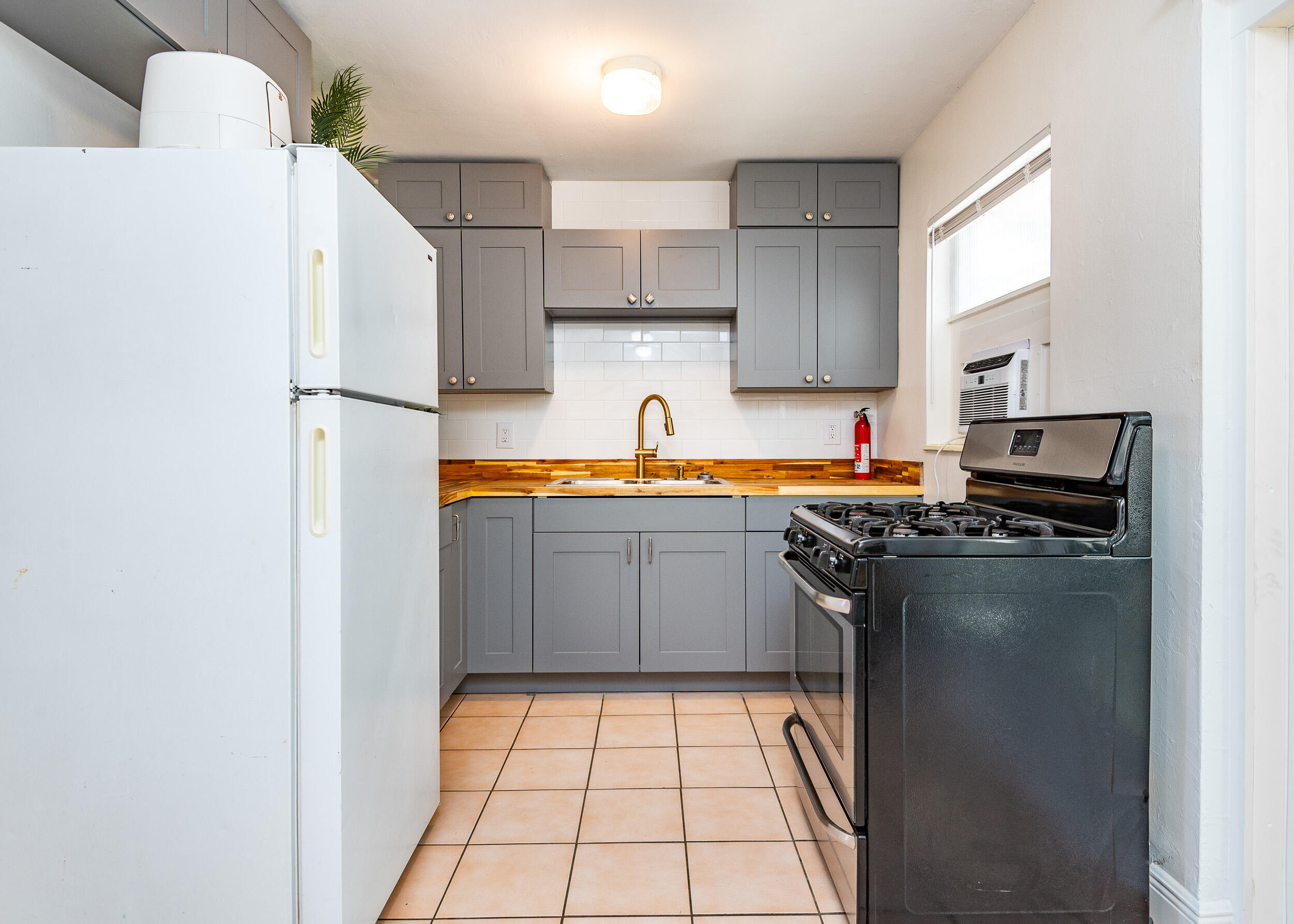 DELRAY MANORS - Residential