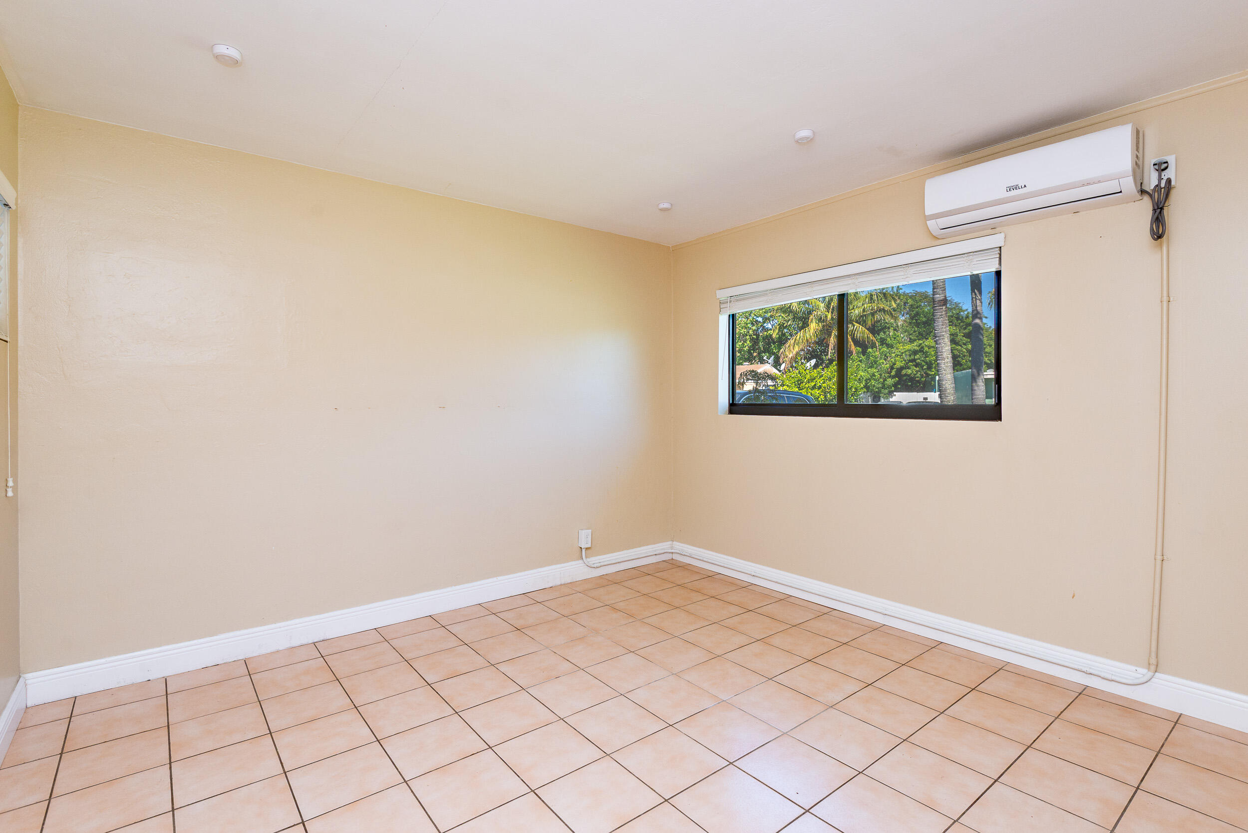 DELRAY MANORS - Residential