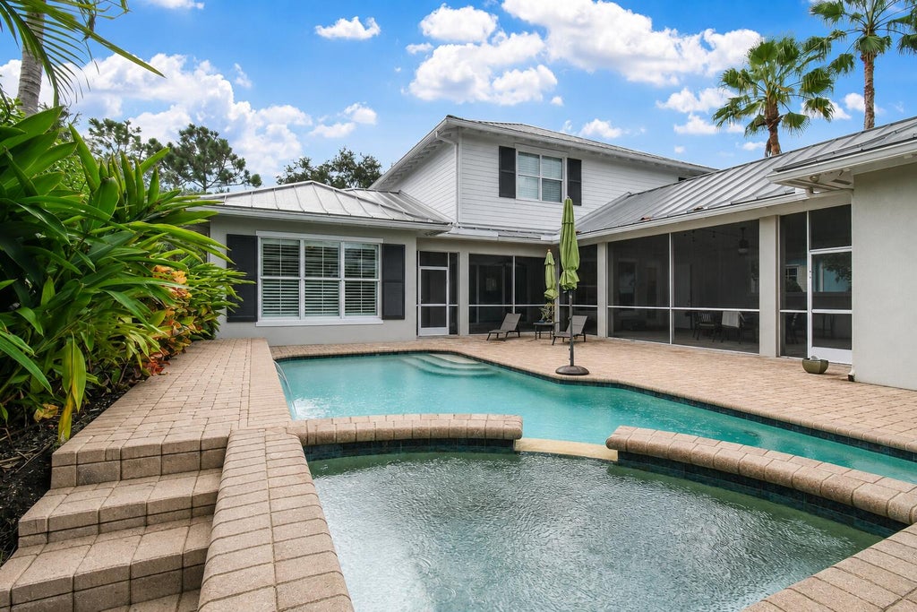 Photo of 2664 Greenway Drive, Jupiter, FL 33458 (MLS # B26071994)