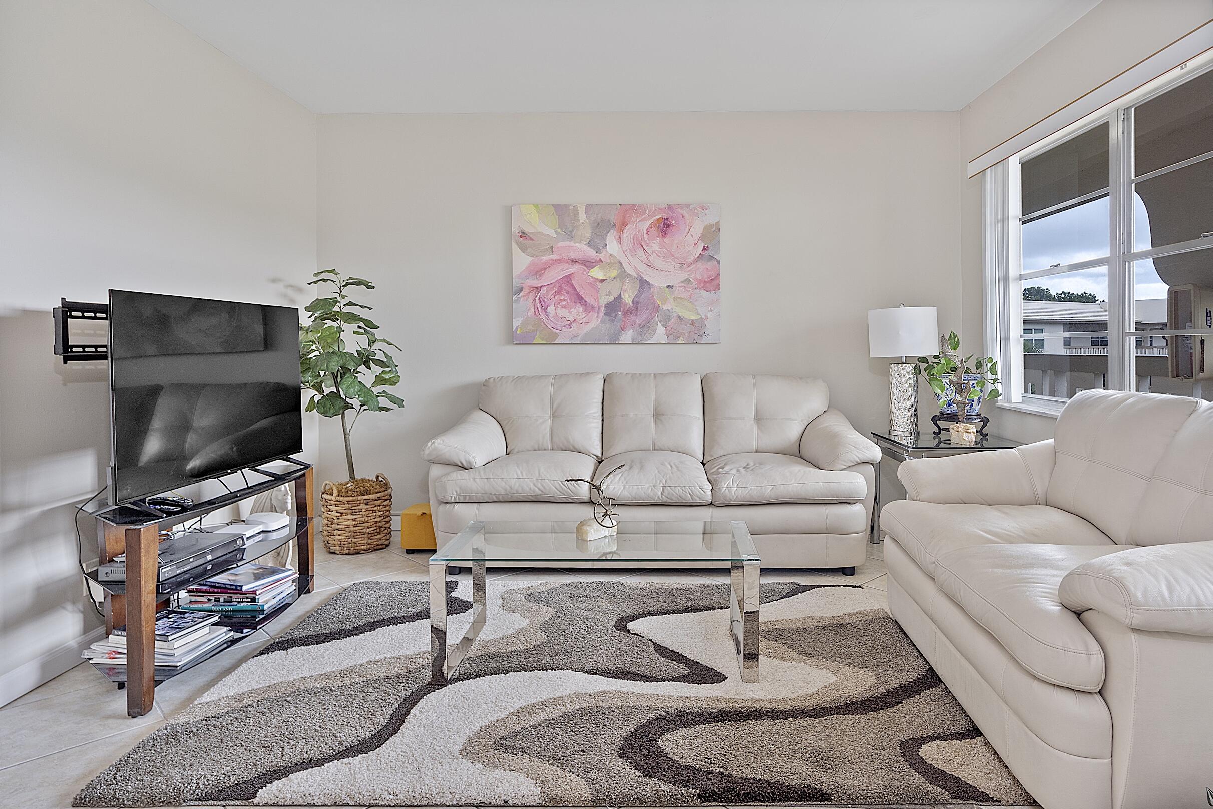 VICTORIA VILLAGE J CONDO - Residential