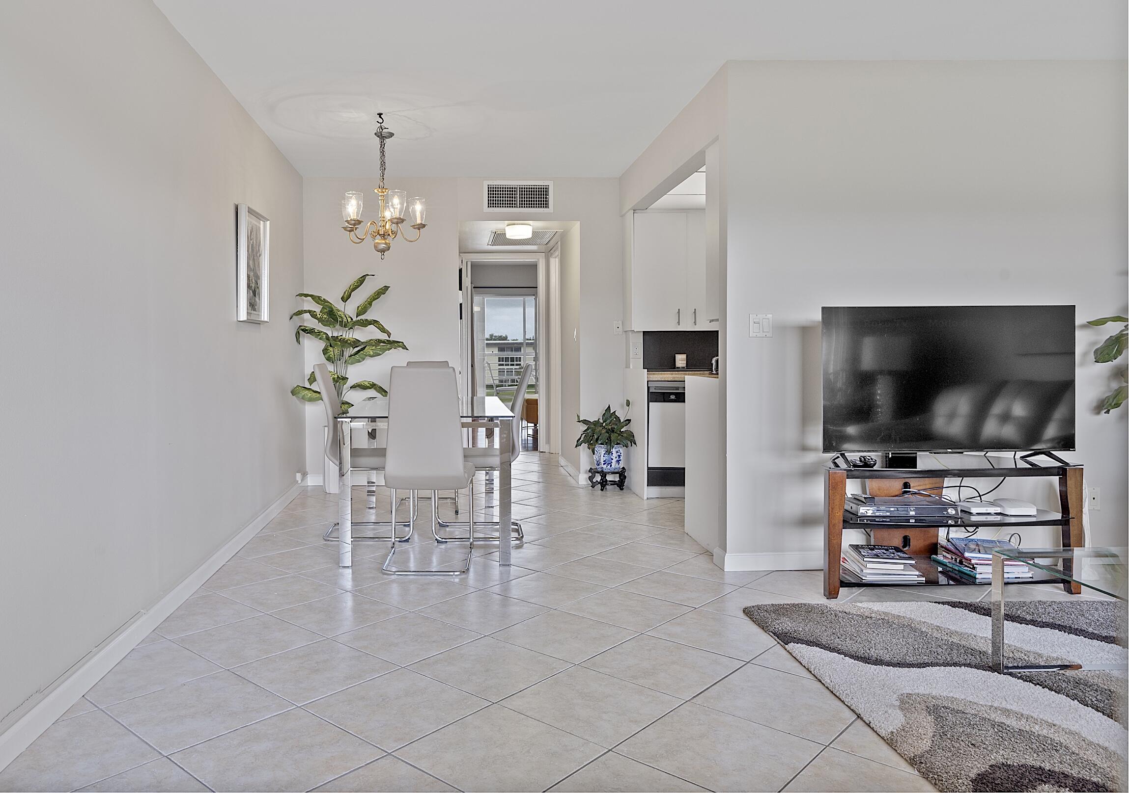 VICTORIA VILLAGE J CONDO - Residential