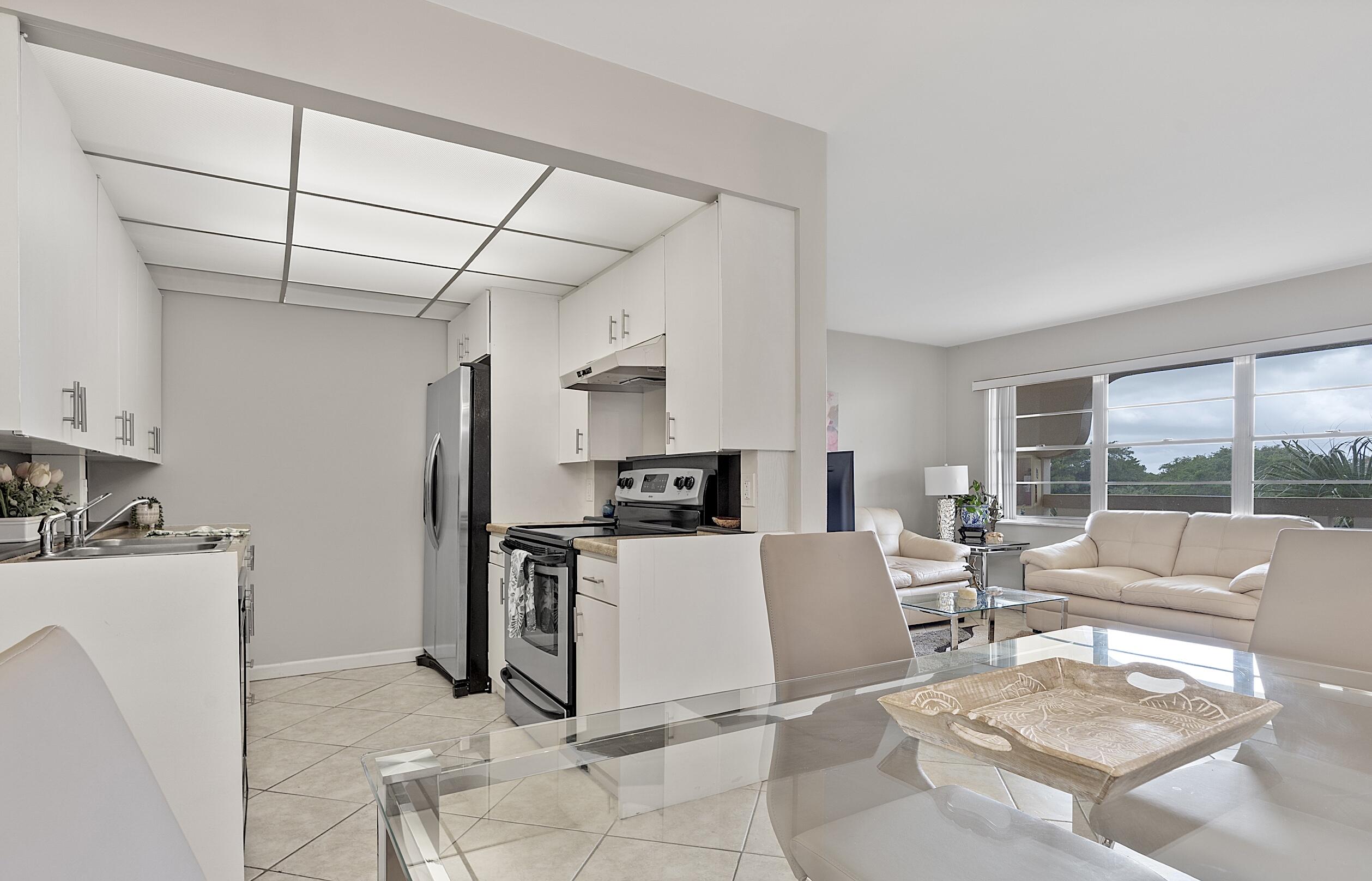 VICTORIA VILLAGE J CONDO - Residential
