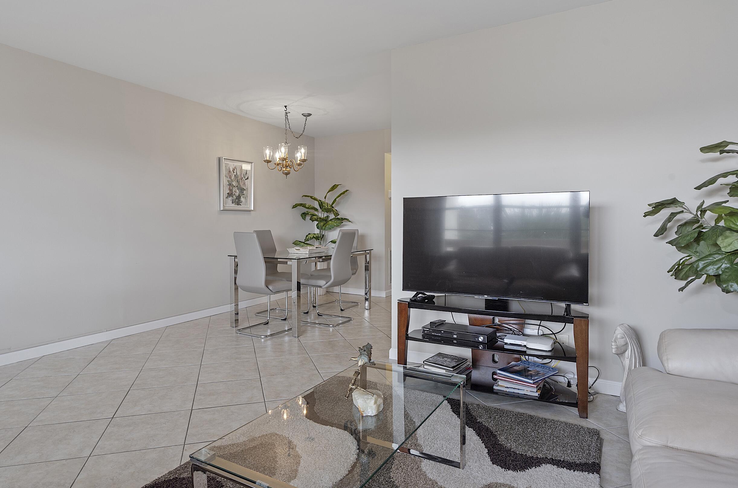 VICTORIA VILLAGE J CONDO - Residential