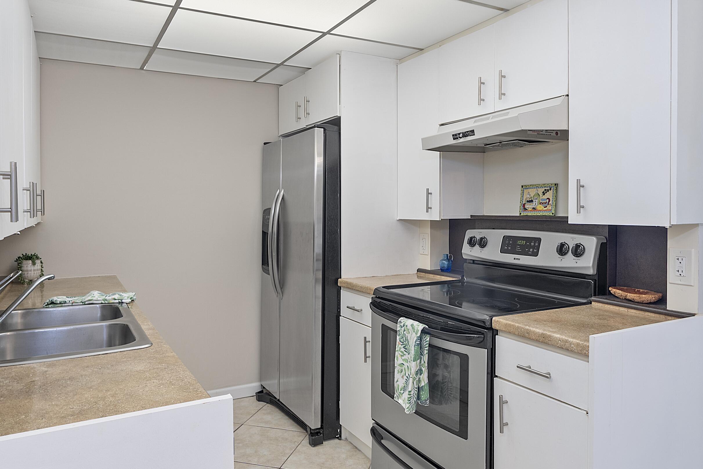 VICTORIA VILLAGE J CONDO - Residential