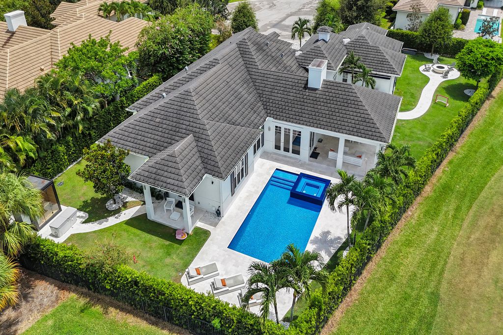 Photo of 770 Joe Lee Cir, Delray Beach, FL 33445 (MLS # R11113585)