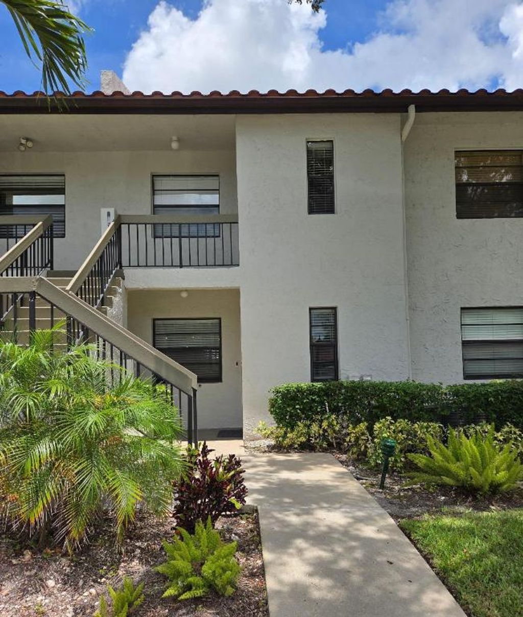 Photo of 21404 Cypress Hammock Drive #45e, Boca Raton, FL 33428 (MLS # R11102031)