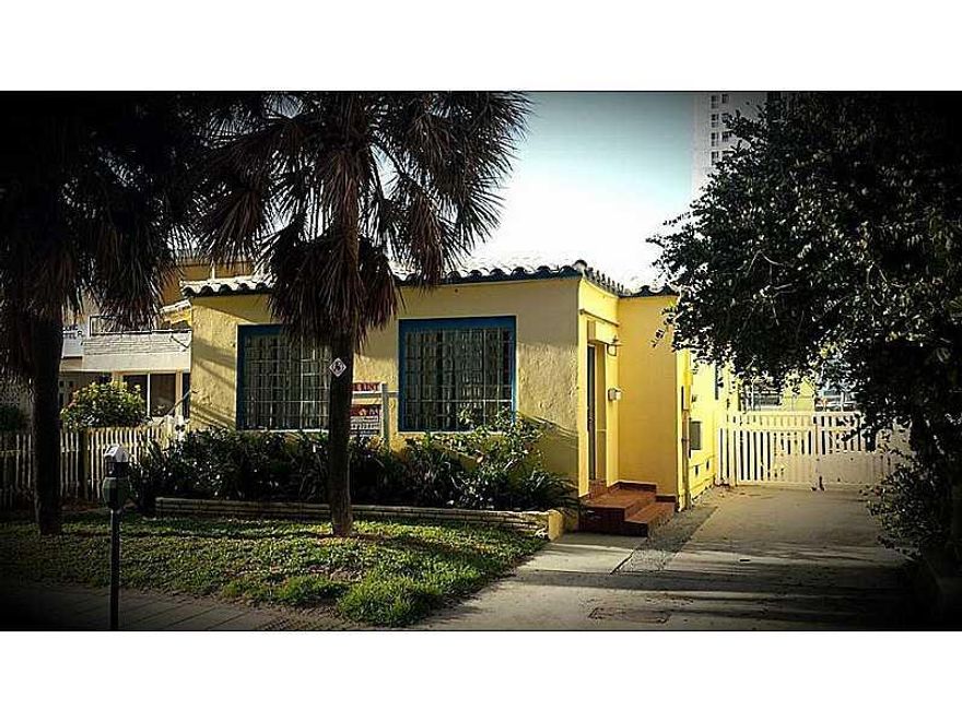 LIFE IS A BEACH! Looking for a quality home at an exceptional value & just 93 steps to the beach? This Hollywood Beach Beauty offers 3/2 single family home w/ Foyer..Could be used as a 2/1 with an In-Law quarters. Need parking for up to 5 cars on the beac h? Good Luck with that~But wait~We have it here! Long driveway with a fenced in back yard. Pets Ok,Professionally managed & maintained. Minor cosmetic work & Getting painted 2nd week in April, tiled floors , Central Air, washer/dryer & Ocean Breeze. Hurry