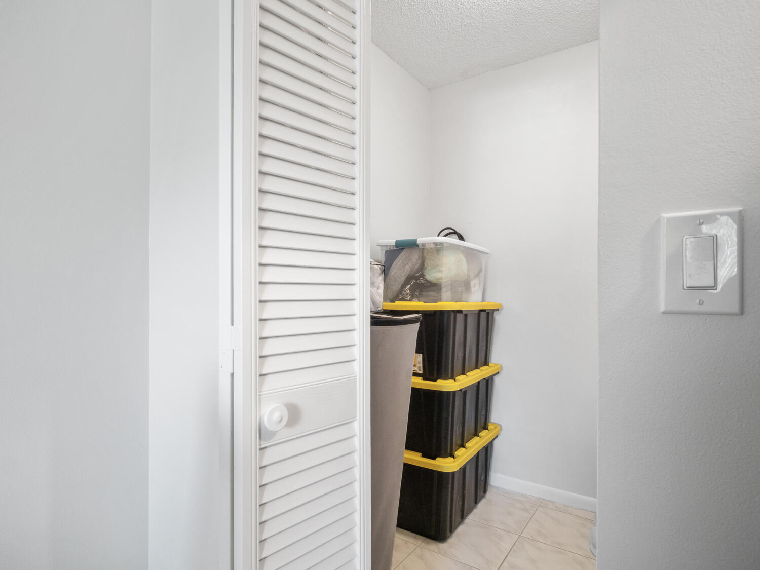 LAKESIDE VILLAGE CONDO 7 - Residential