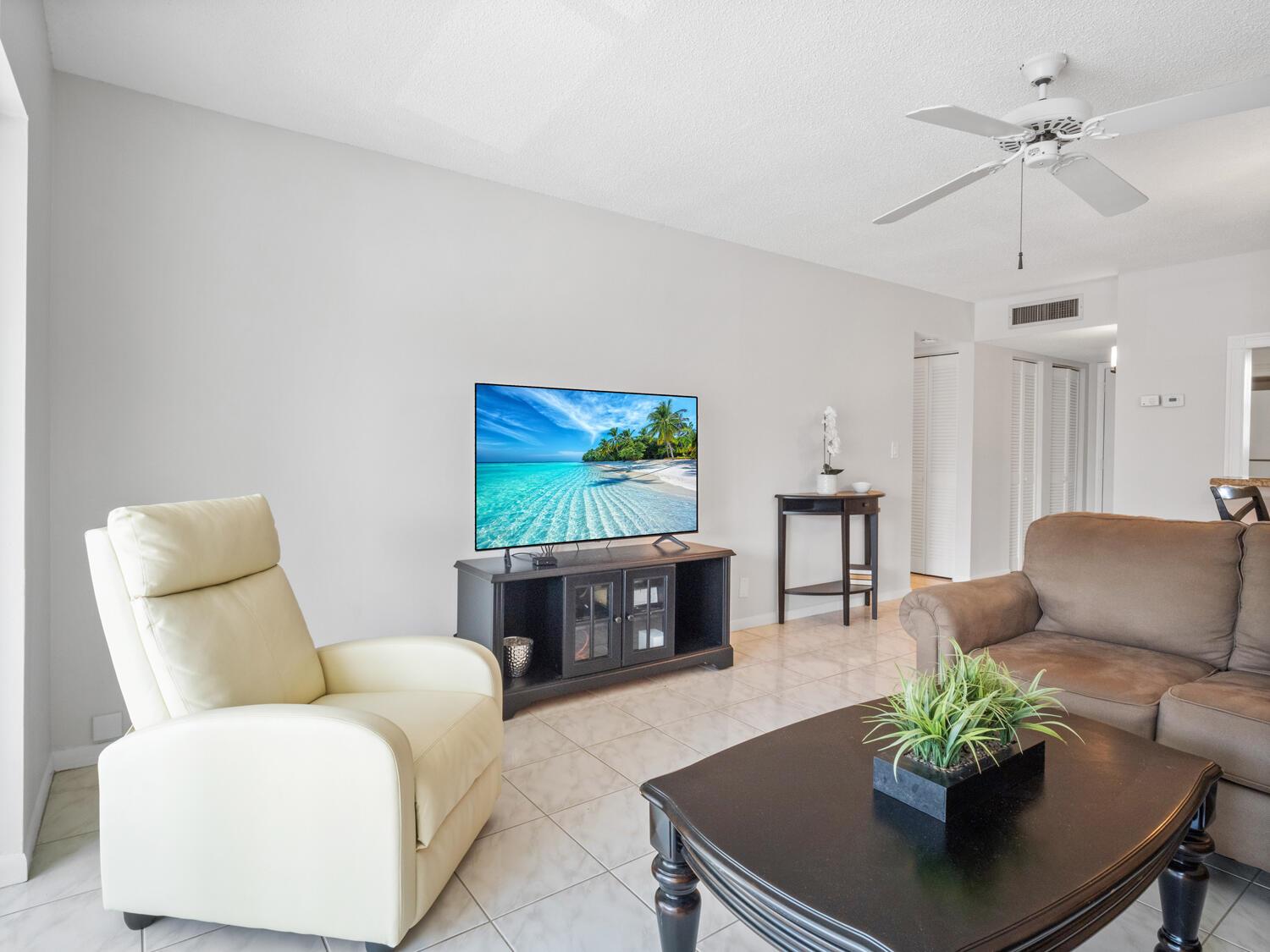 LAKESIDE VILLAGE CONDO 7 - Residential