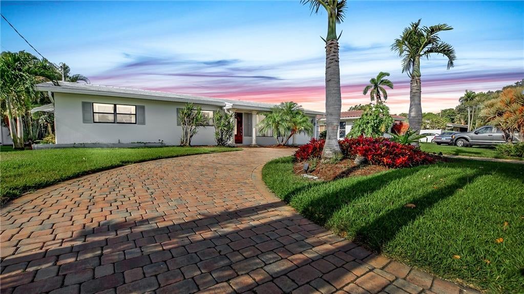 Photo of 2258 SE 11th St, Pompano Beach, FL 33062 (MLS # F10329125)