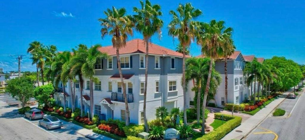 Photo of 295 NE 5th Avenue #31, Delray Beach, FL 33483 (MLS # R11066382)